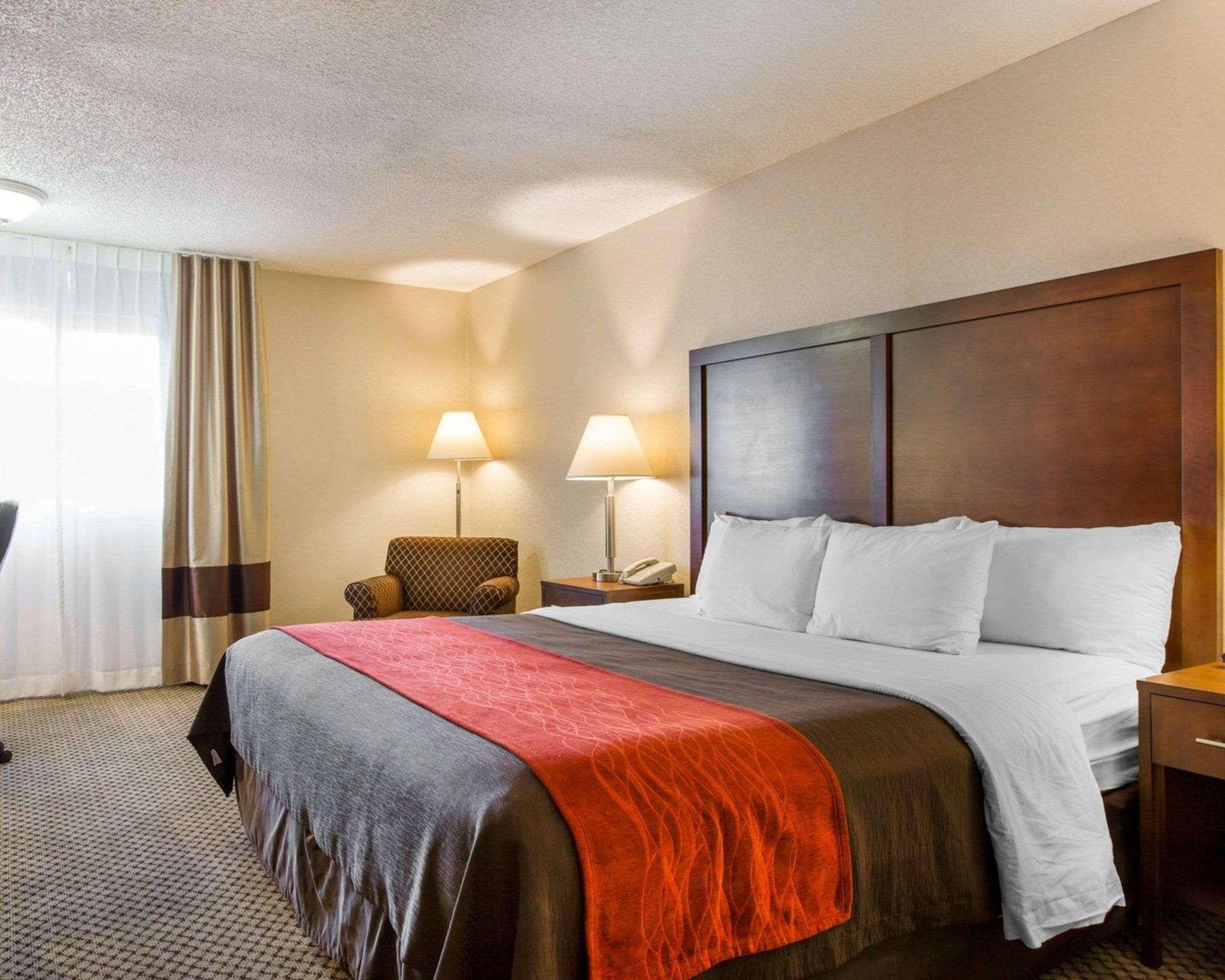 Hotel Comfort & Near March Air Reserve Base 3*