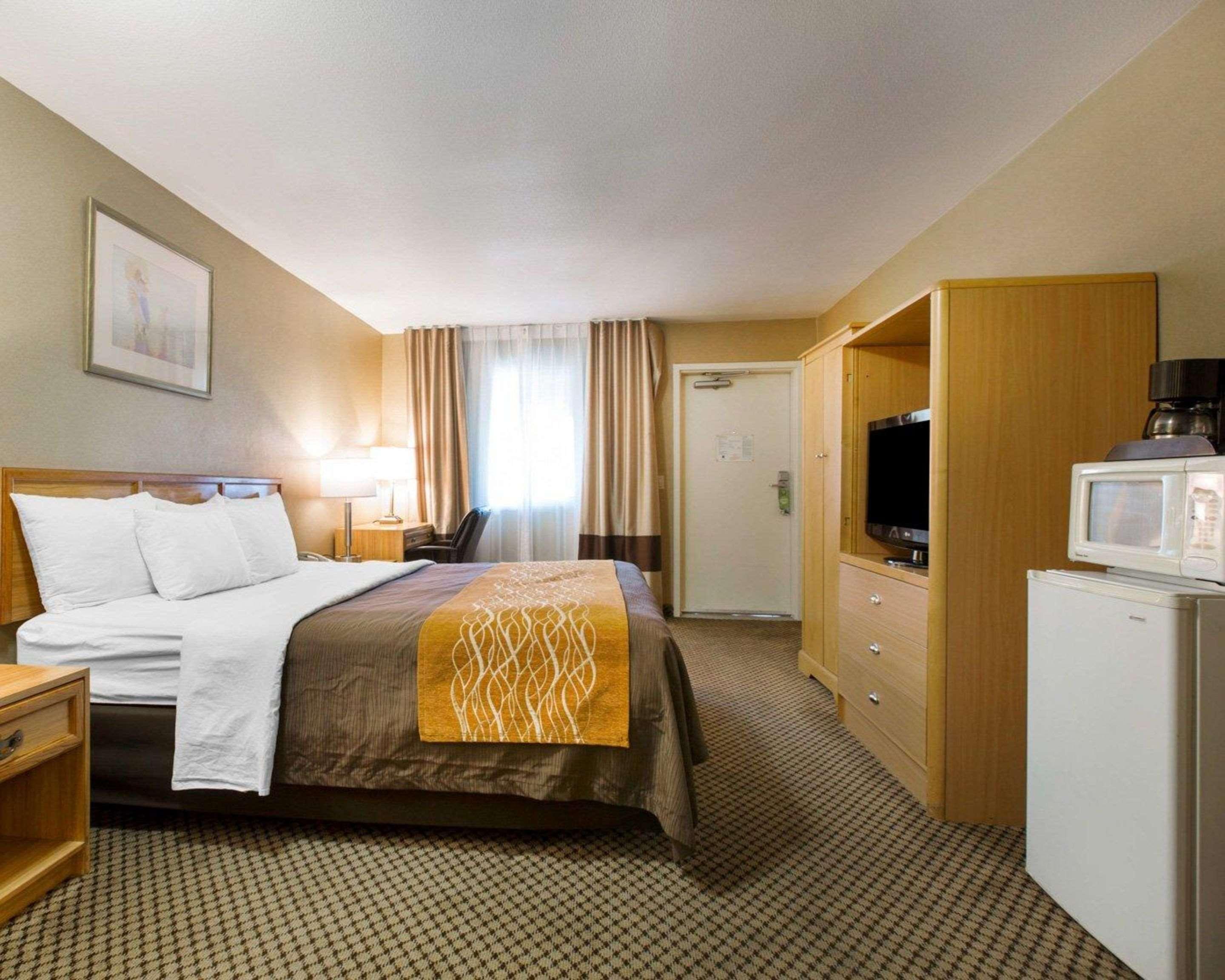 Comfort & Near March Air Reserve Base Hotel 3*