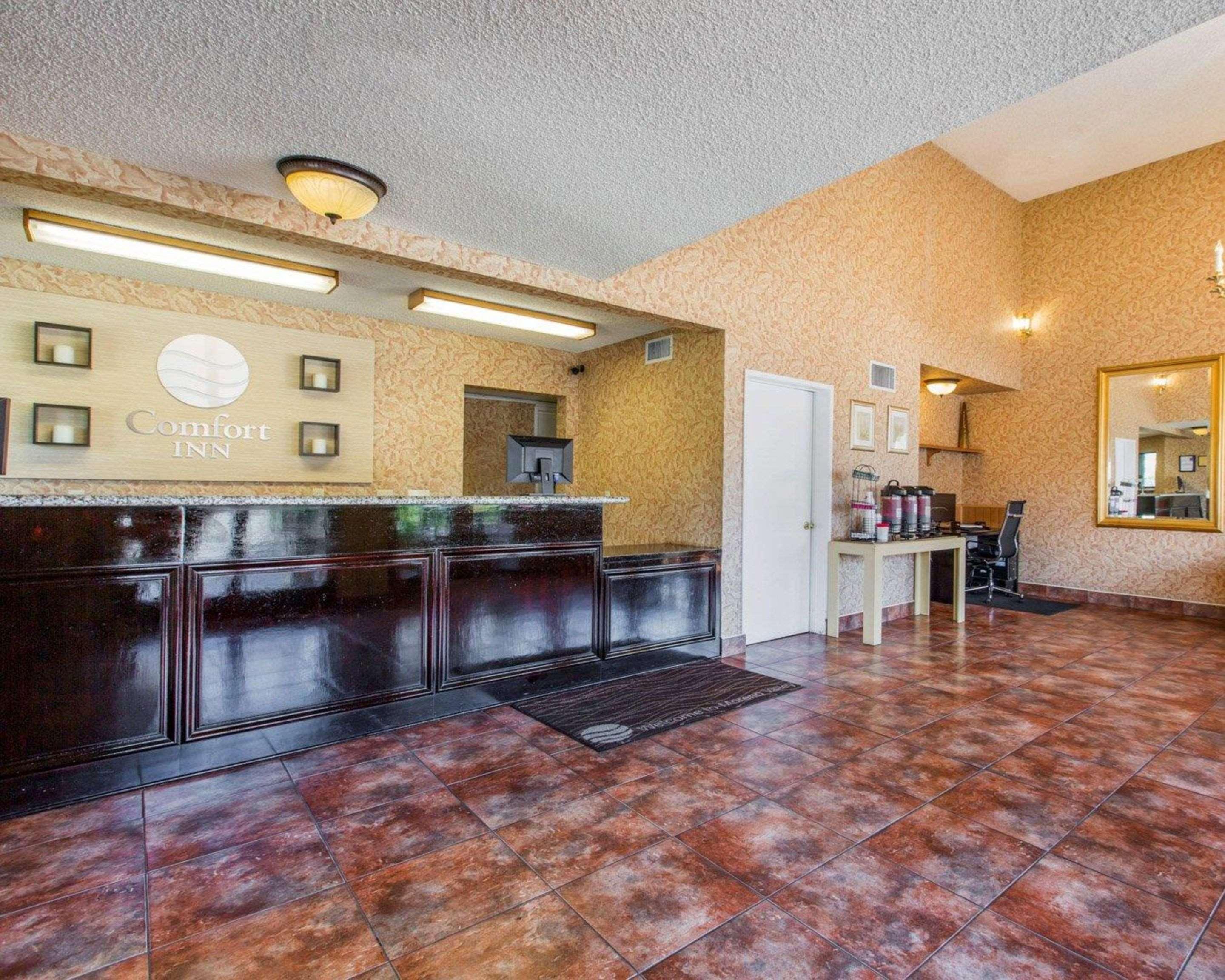 Hotel Comfort & Near March Air Reserve Base Moreno Valley