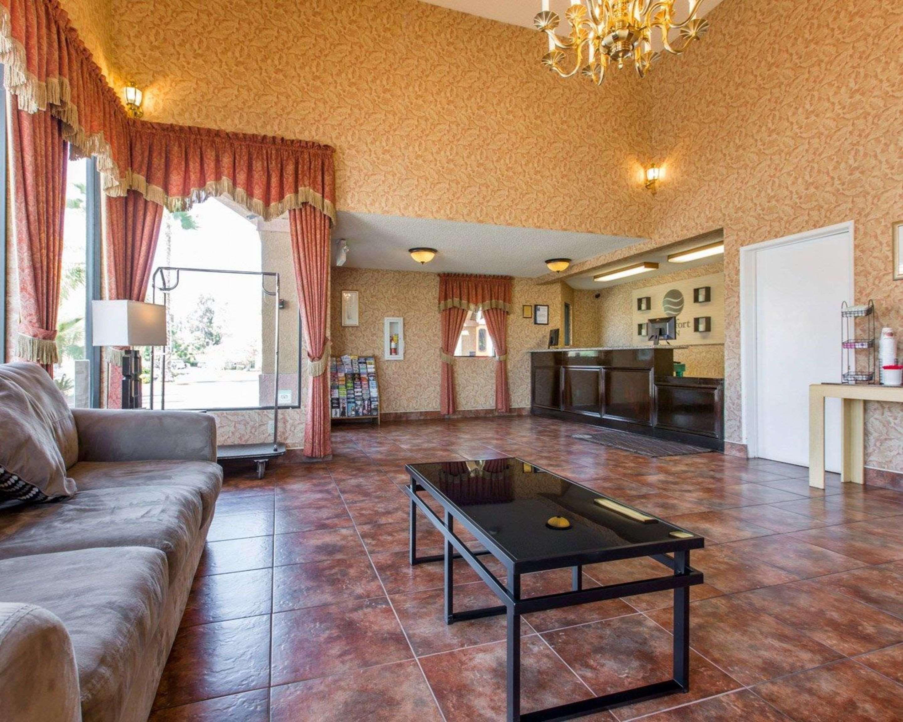 Hotel Comfort & Near March Air Reserve Base Moreno Valley