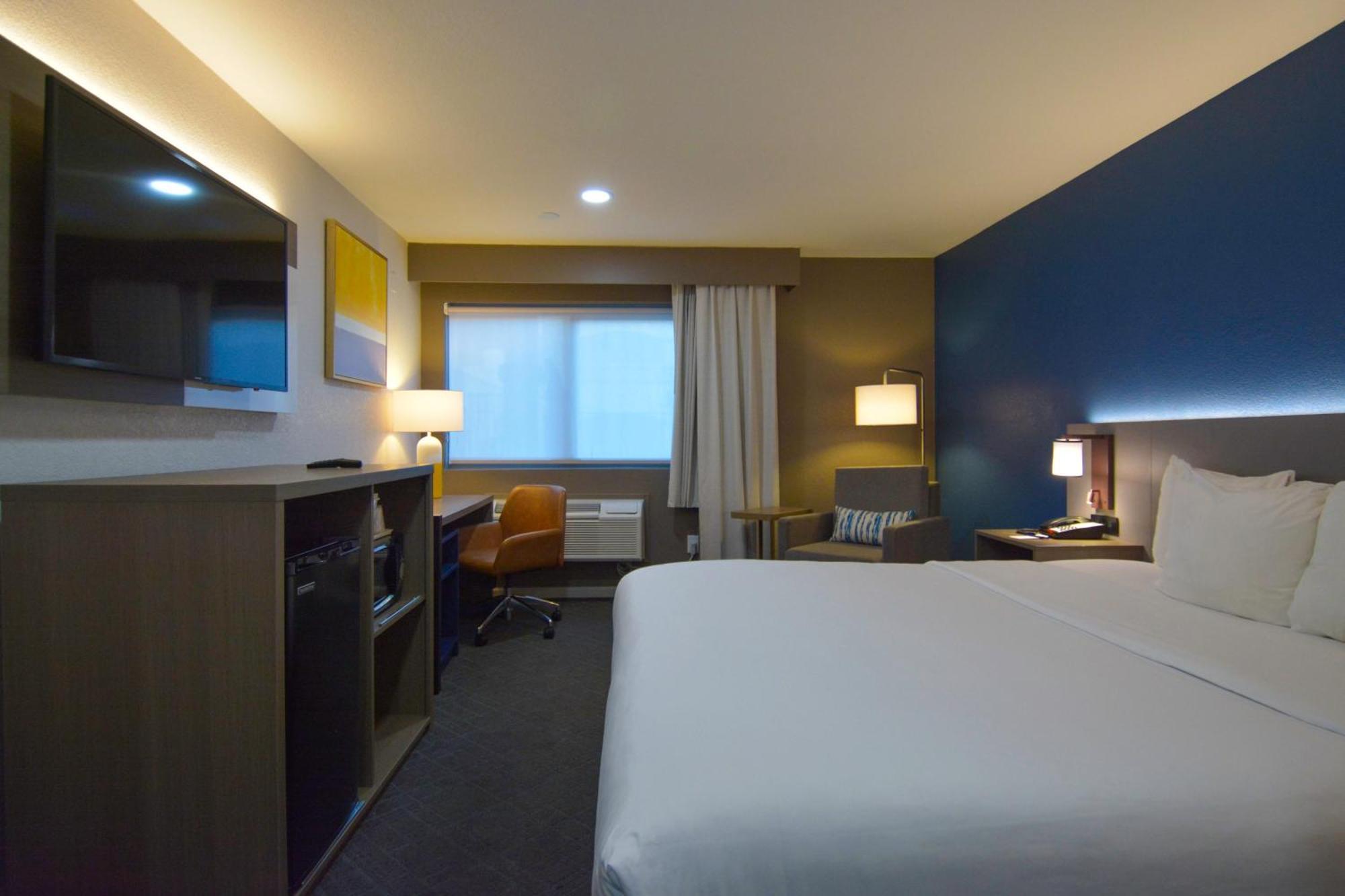 Comfort & Near March Air Reserve Base Hotel 3*