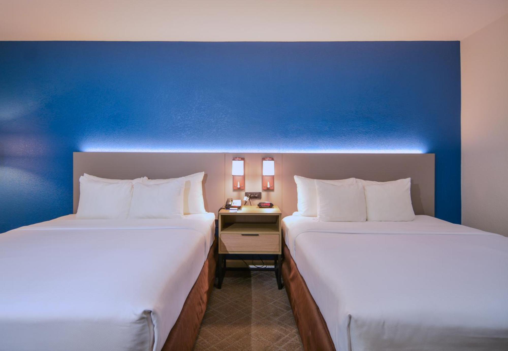 Hotel Comfort & Near March Air Reserve Base 3*