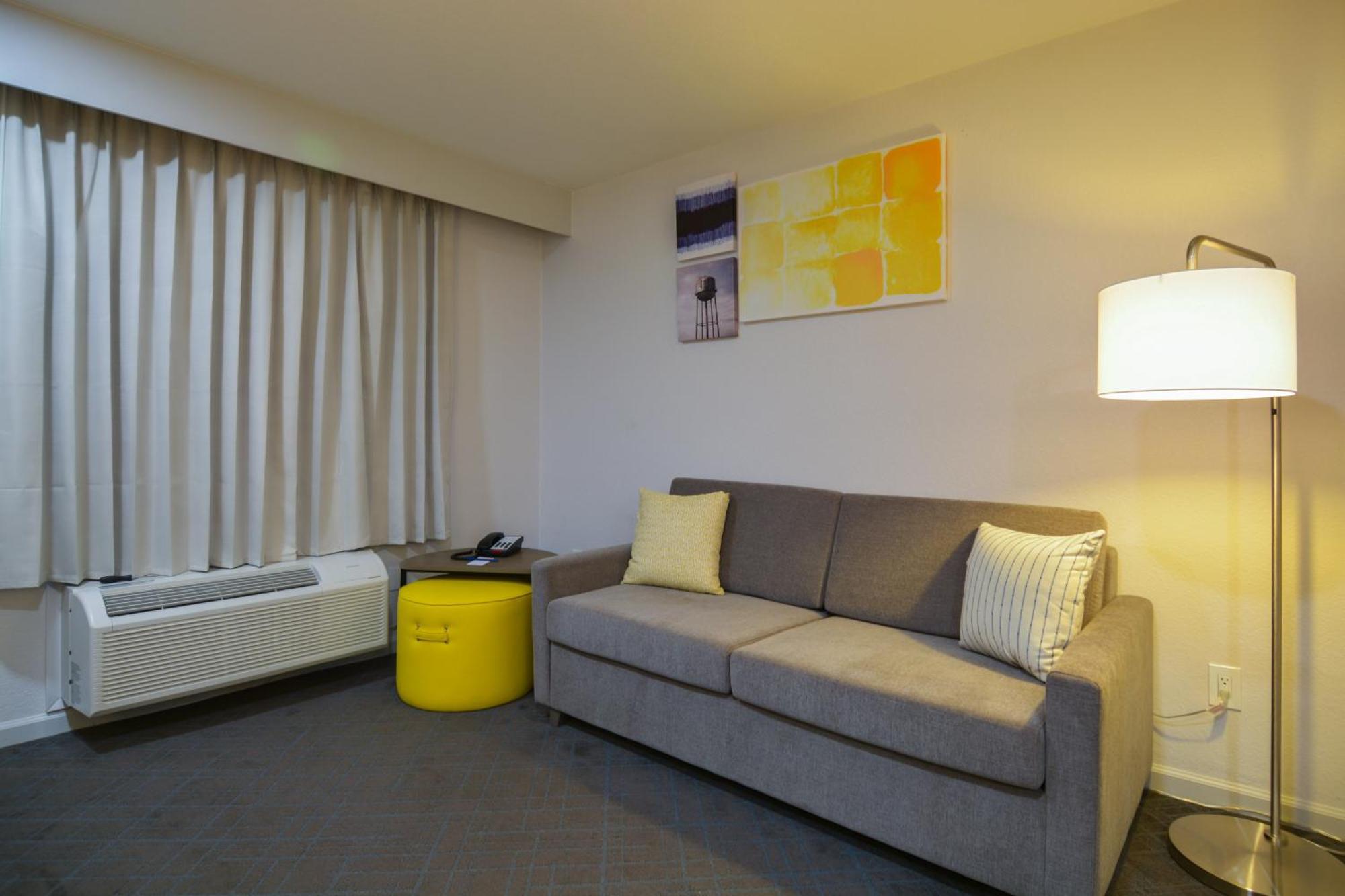 Hotel Comfort & Near March Air Reserve Base