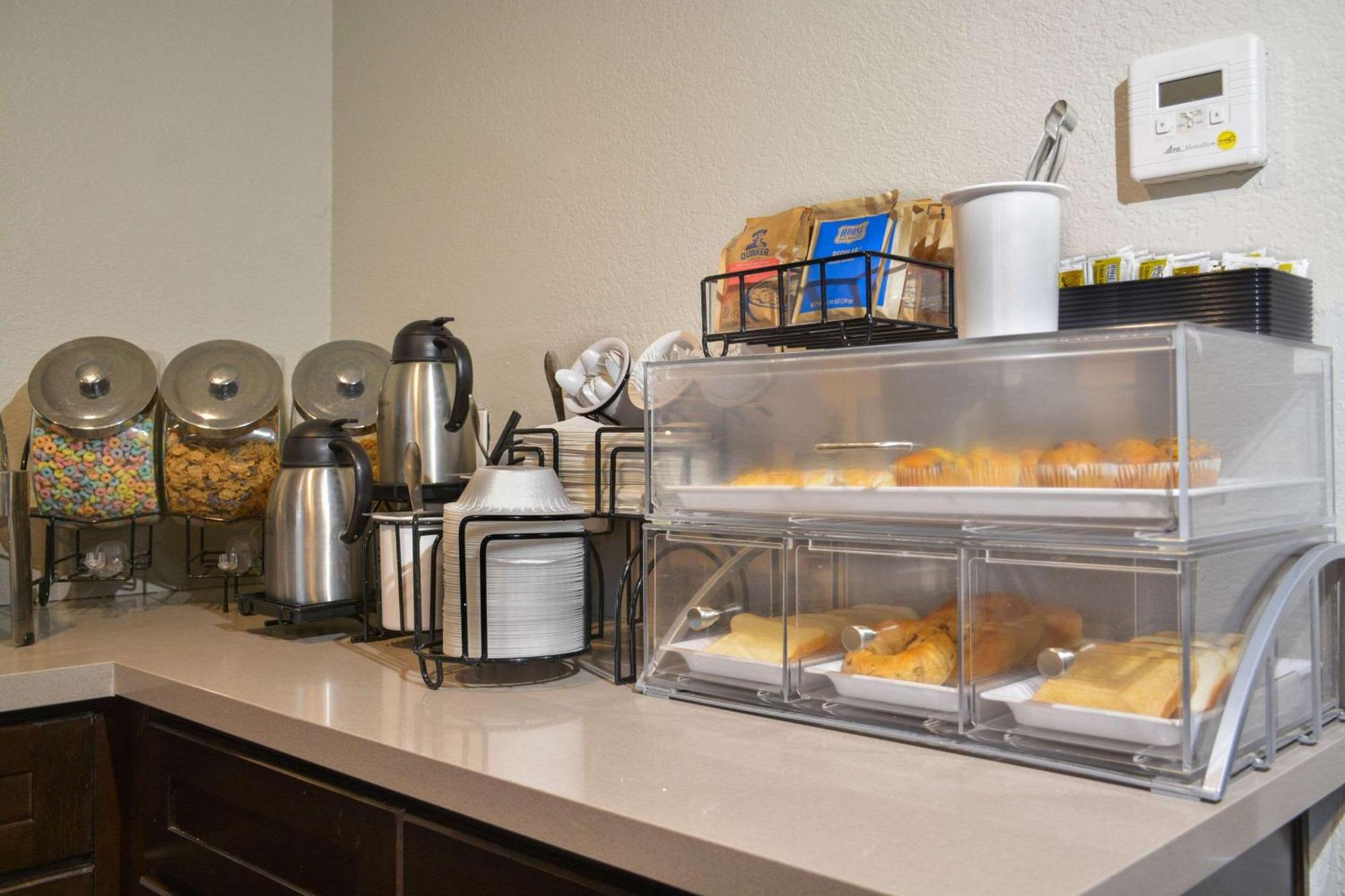 Hotel Comfort & Near March Air Reserve Base Moreno Valley