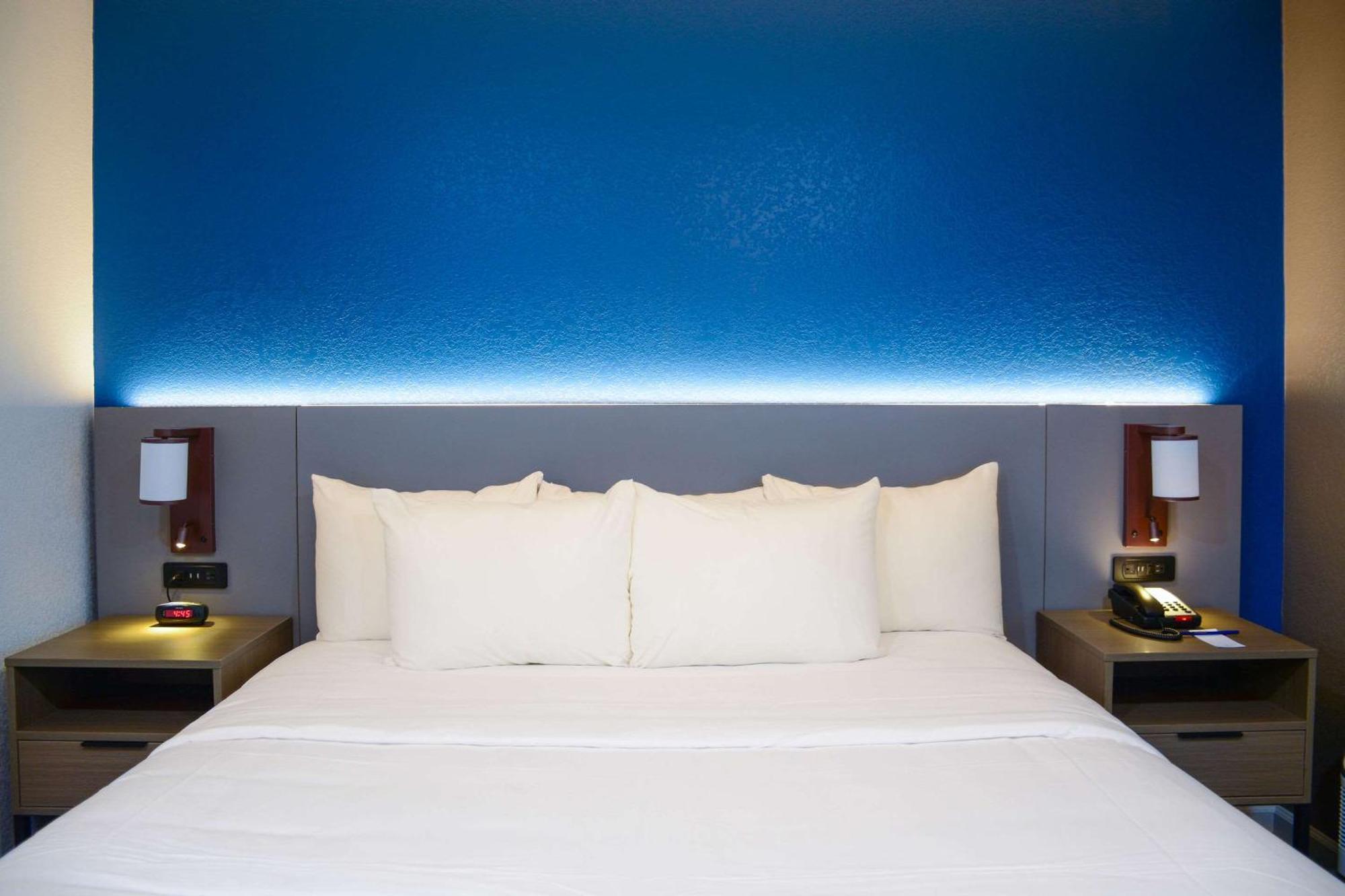 Comfort & Near March Air Reserve Base Hotel
