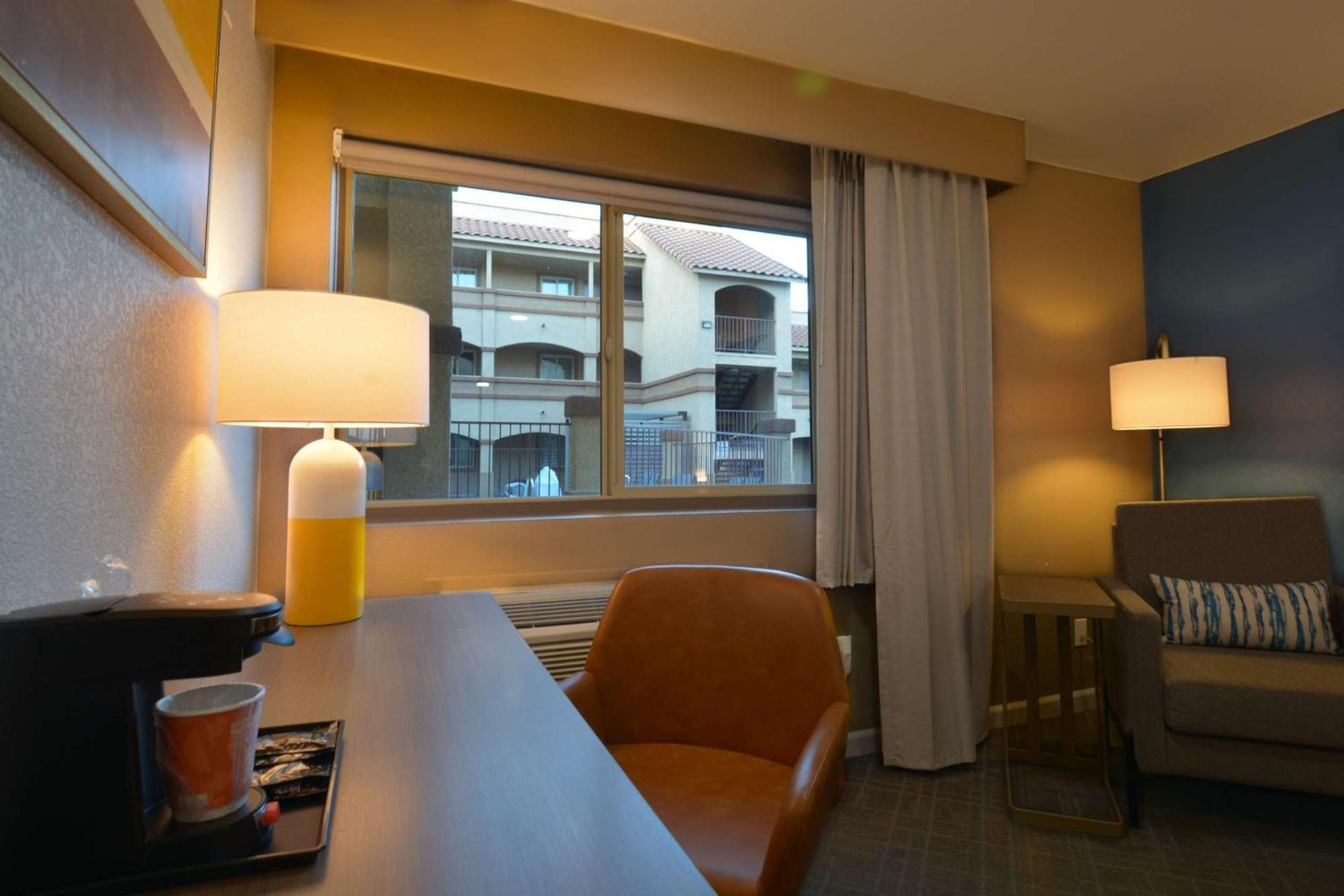 Comfort & Near March Air Reserve Base 3* Moreno Valley