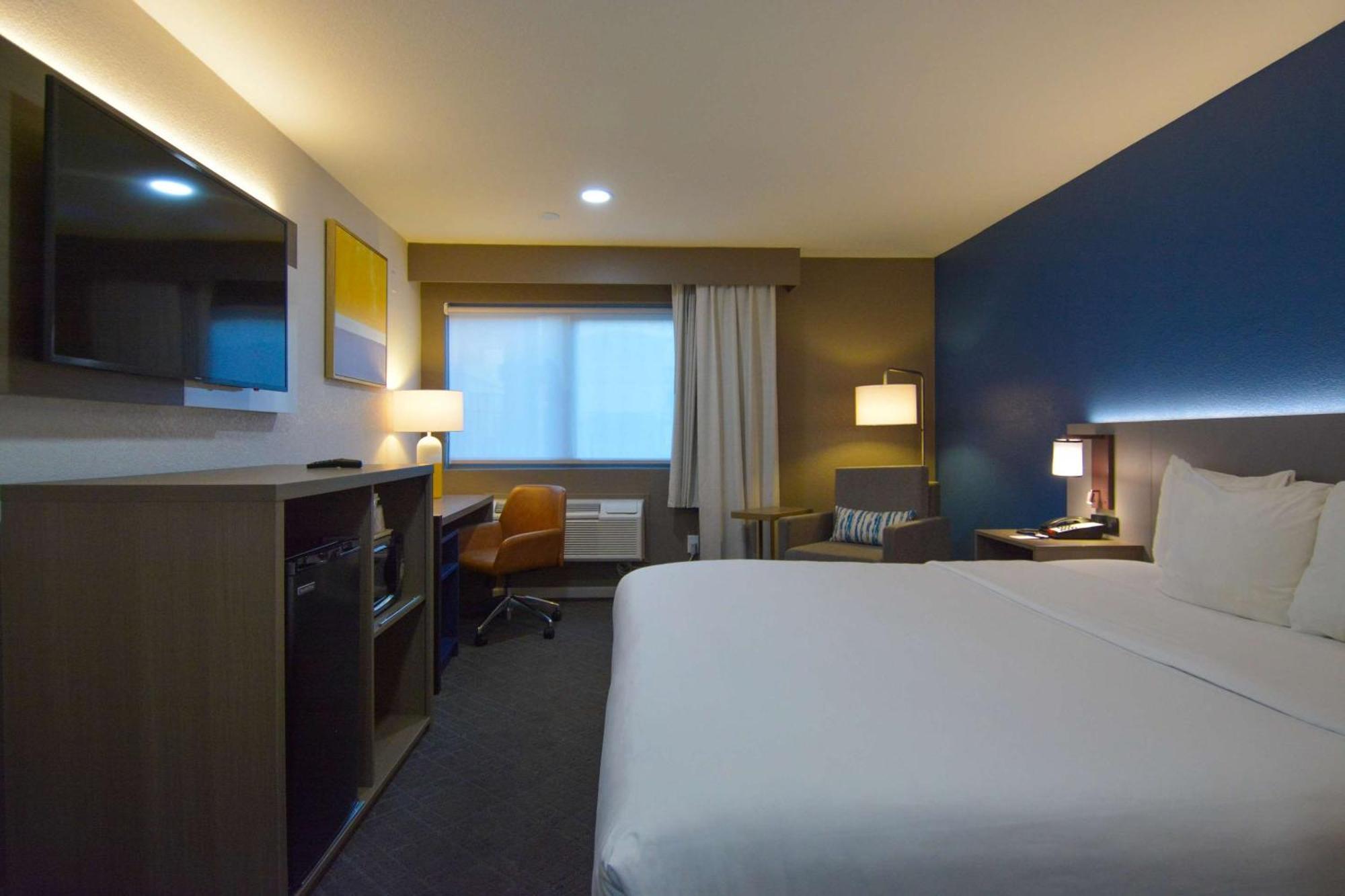 Comfort & Near March Air Reserve Base Hotel 3*