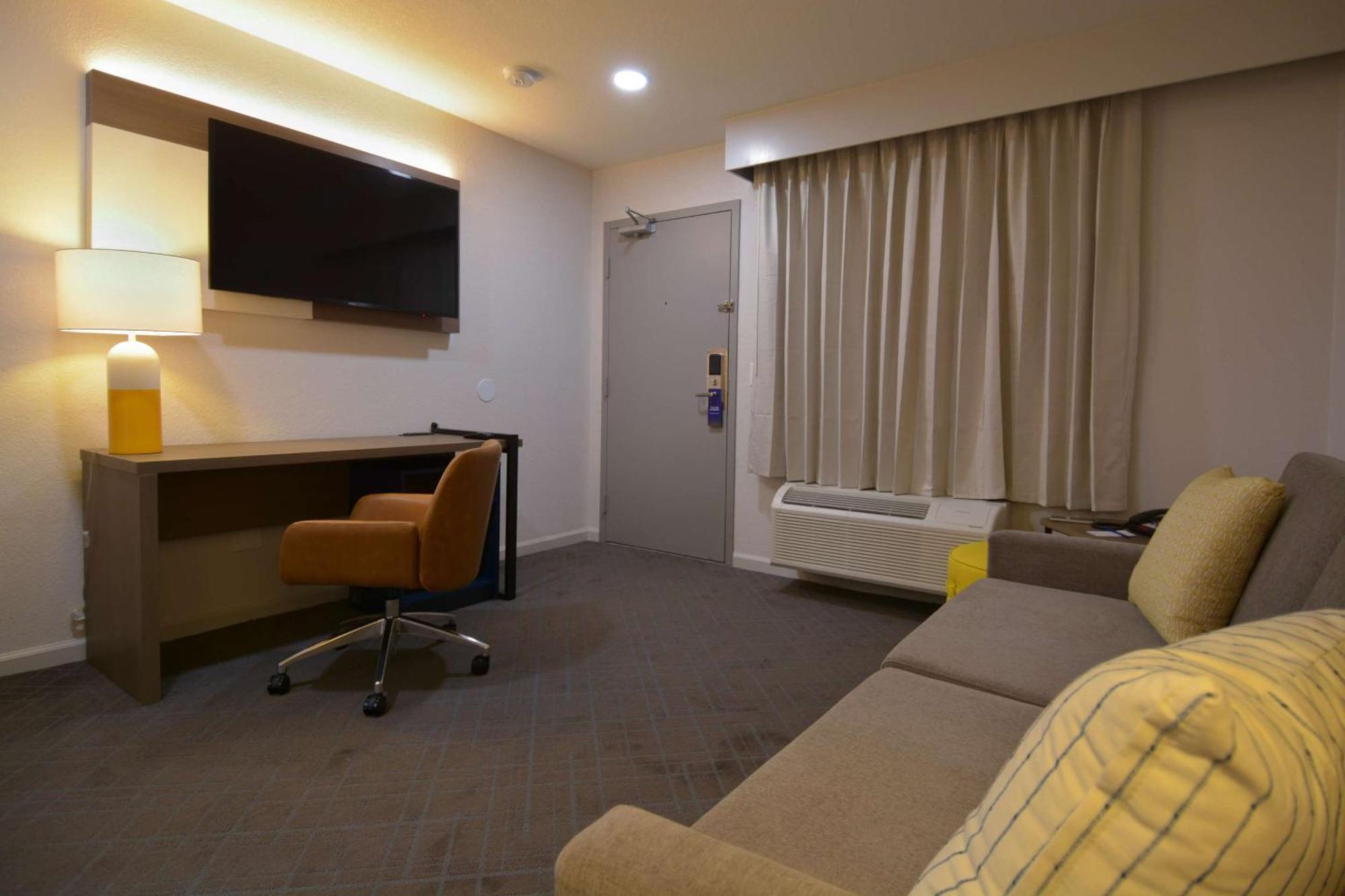 Comfort & Near March Air Reserve Base Moreno Valley