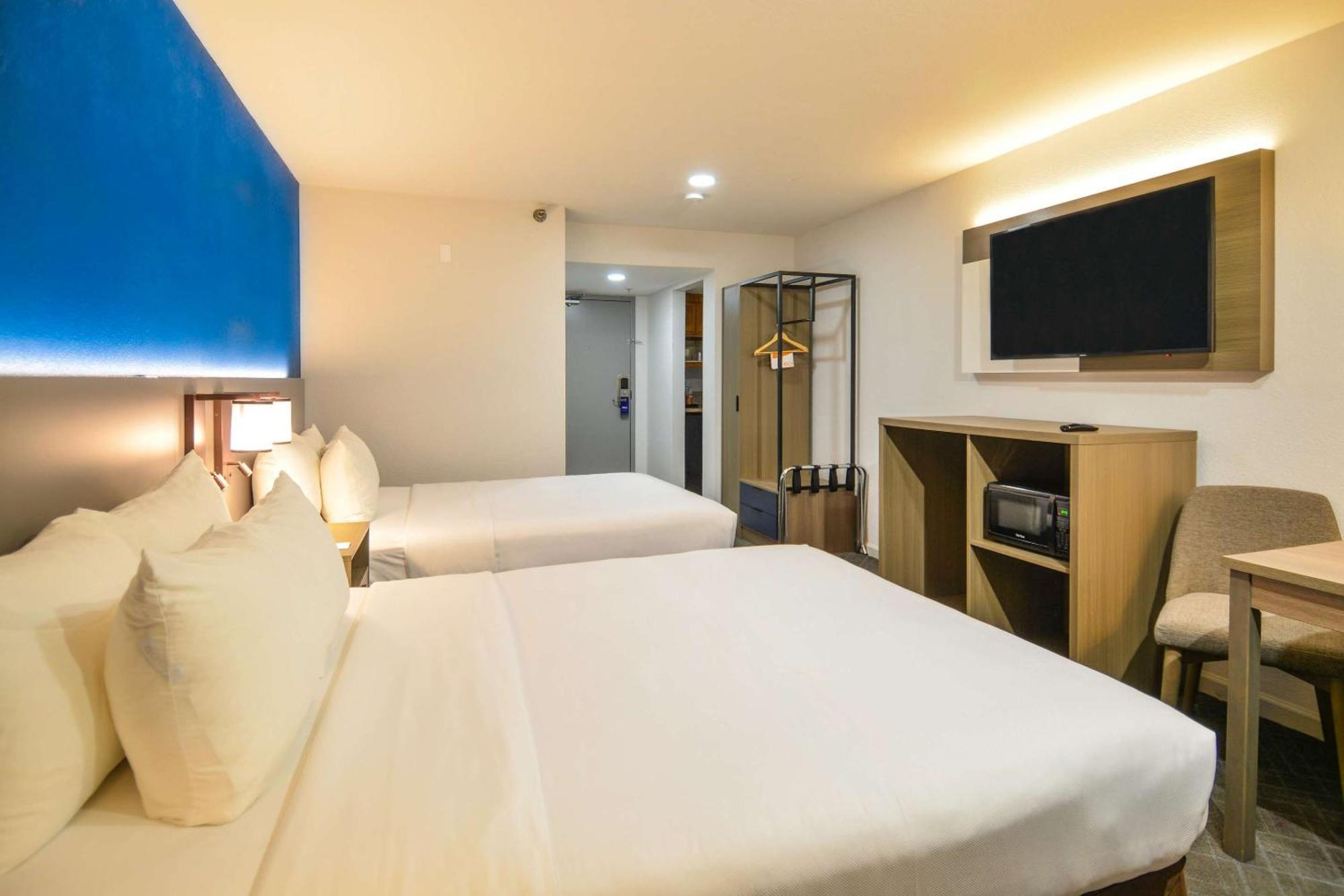 Comfort & Near March Air Reserve Base Hotel