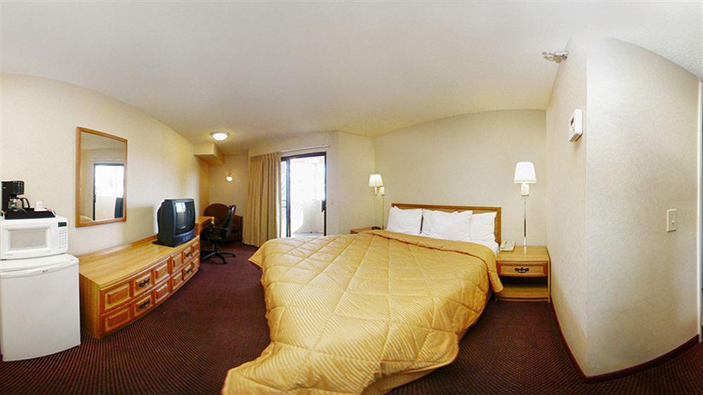 Hotel Comfort & Near March Air Reserve Base