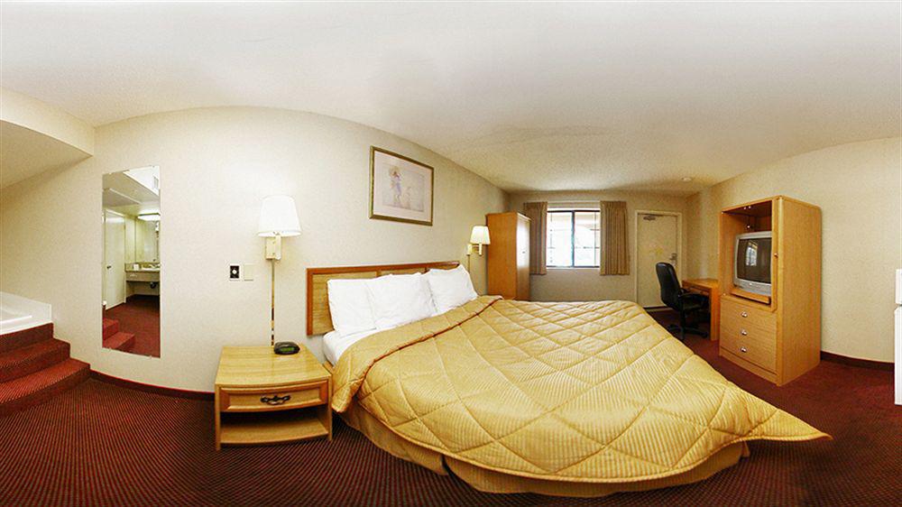 Comfort & Near March Air Reserve Base Hotel