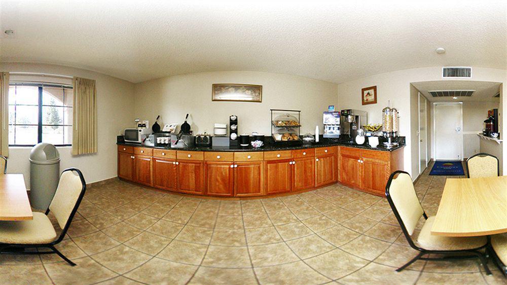 Hotel Comfort & Near March Air Reserve Base